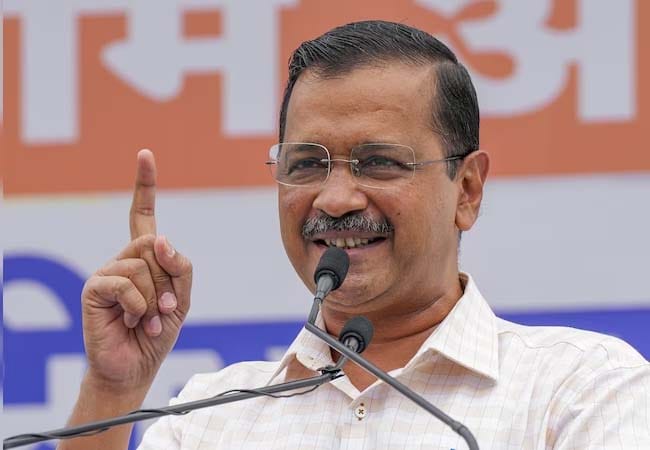 दिल्ली के अगले मुख्यमंत्री पर चर्चा तेज, केजरीवाल ने की PAC बैठक, उपराज्यपाल से मिलेंगे मंगलवार को