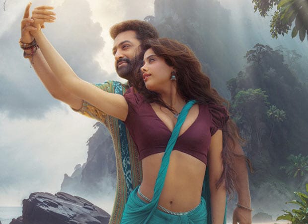 Devara Part 1: Jr NTR ne fans ko tease kiya Janhvi Kapoor ke role ke baare mein sequel mein
