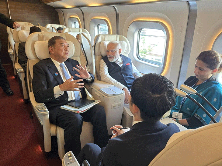जापान में मोदी ने देखी बुलेट ट्रेन