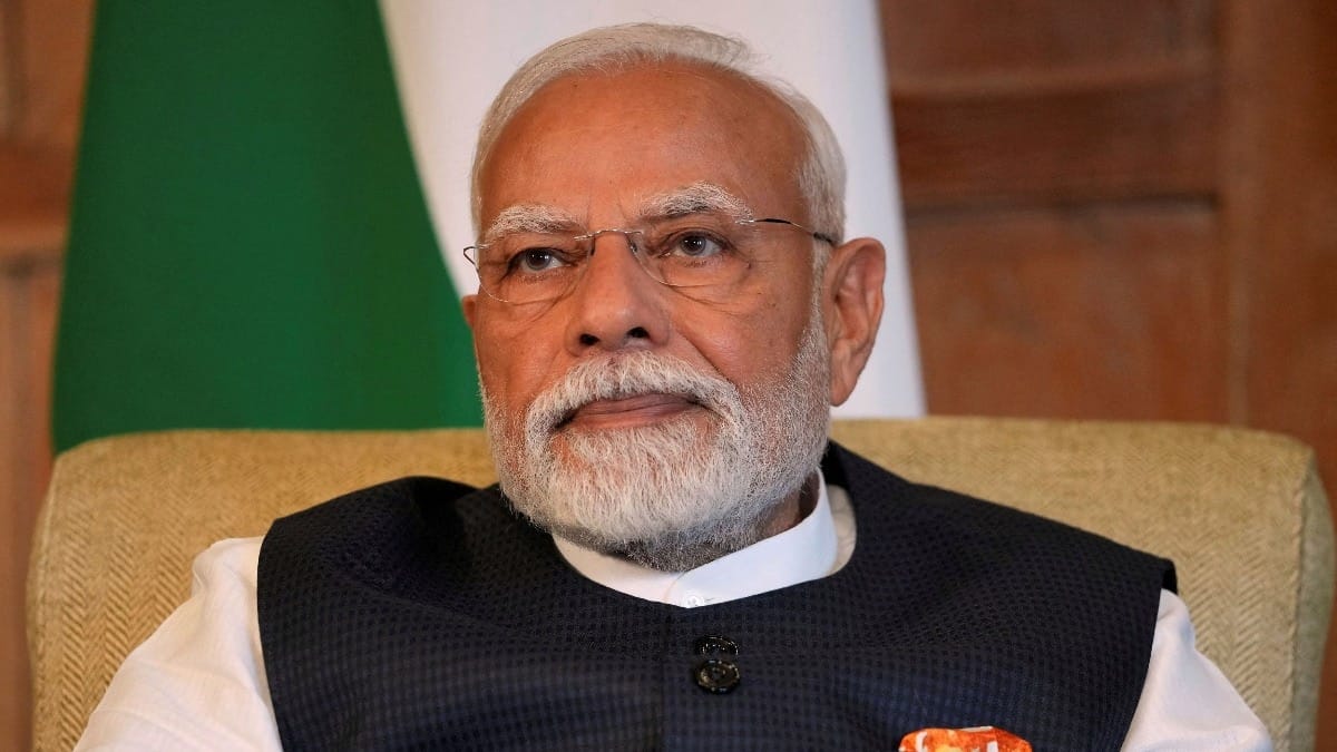 गुजरात दौरे  पर पीएम मोदी की सौगात