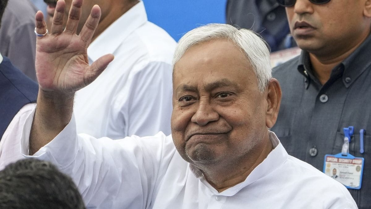 बिहार चुनाव  में सीट बंटवारे पर एनडीए और INDIA ब्लॉक में खींचतान