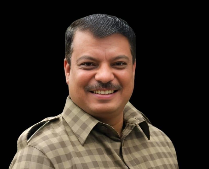 र्व से कहो हम आदिवासी हैं...