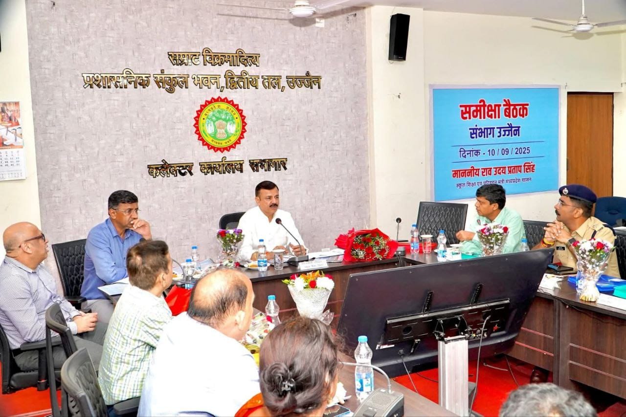मुख्यमंत्री सुगम परिवहन सेवा योजना जल्द ही शुरू होने जा रही है। इंदौर से बस संचालन की शुरुआत कर क्रमशः पूरे प्रदेश में बसें दौड़ेंगी। सुरक्षा, ऑनलाइन टिकटिंग,जीपीएस-सीसीटीवी और सुविधाजनक बस स्टैंड की व्यवस्था होगी।