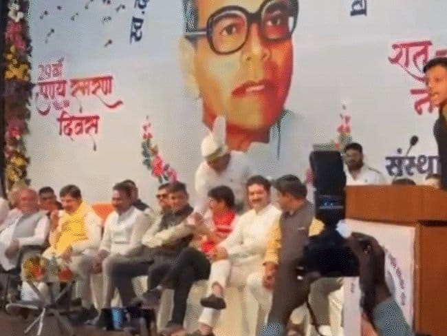महापौर पुत्र  का बुलेट ट्रेन पर कटाक्ष