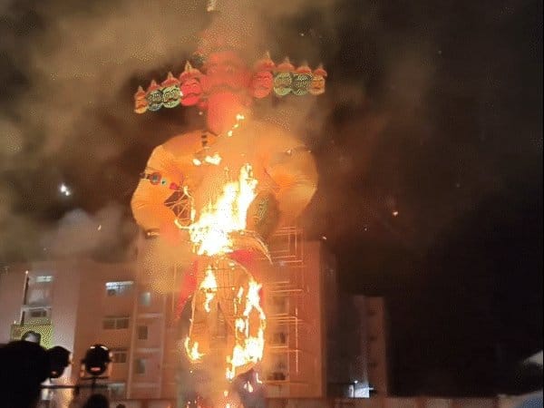 उज्जैन में रावण दहन के विरोध में पोस्टर लगाए गए