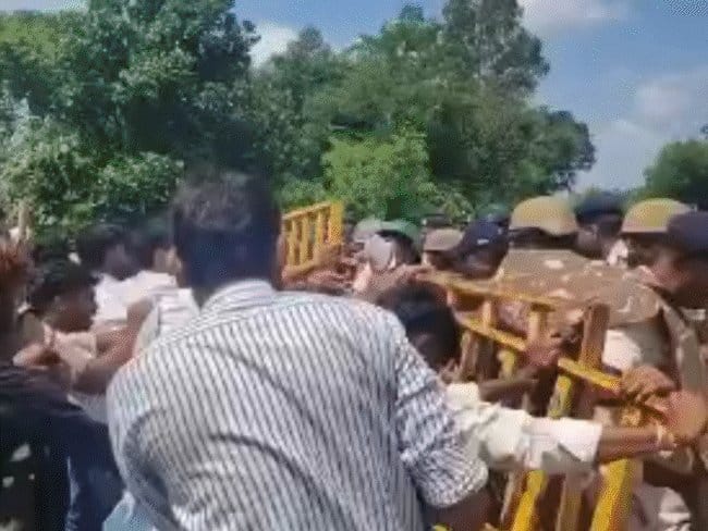 सीएम मोहन यादव के दौरे पर  कांग्रेस का विरोध प्रदर्शन