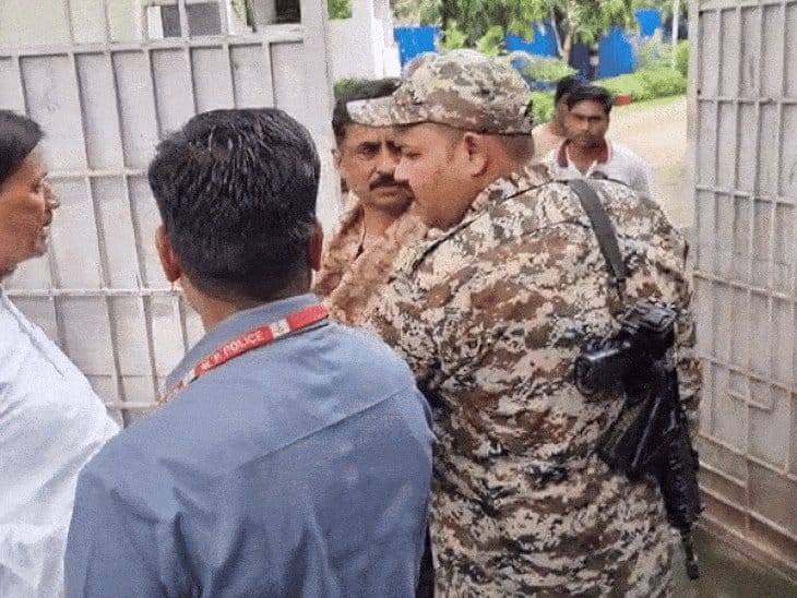 भिंड विवाद  कलेक्टर-विधायक थाने तक पहुंचे