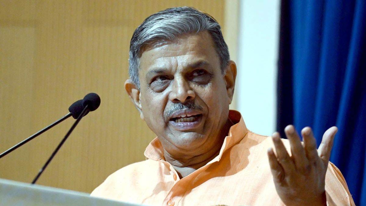 आरएसएस शताब्दी  पर डाक टिकट और सिक्का जारी, होसबाले ने जताया आभार