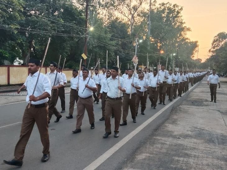 उज्जैन में संघ  का शताब्दी पथ संचलन, स्वयंसेवकों ने दिया  एकता का संदेश