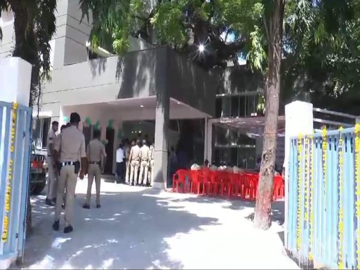 इंदौर में 22 किन्नरों ने एक साथ जहर पिया, सभी अस्पताल में भर्ती