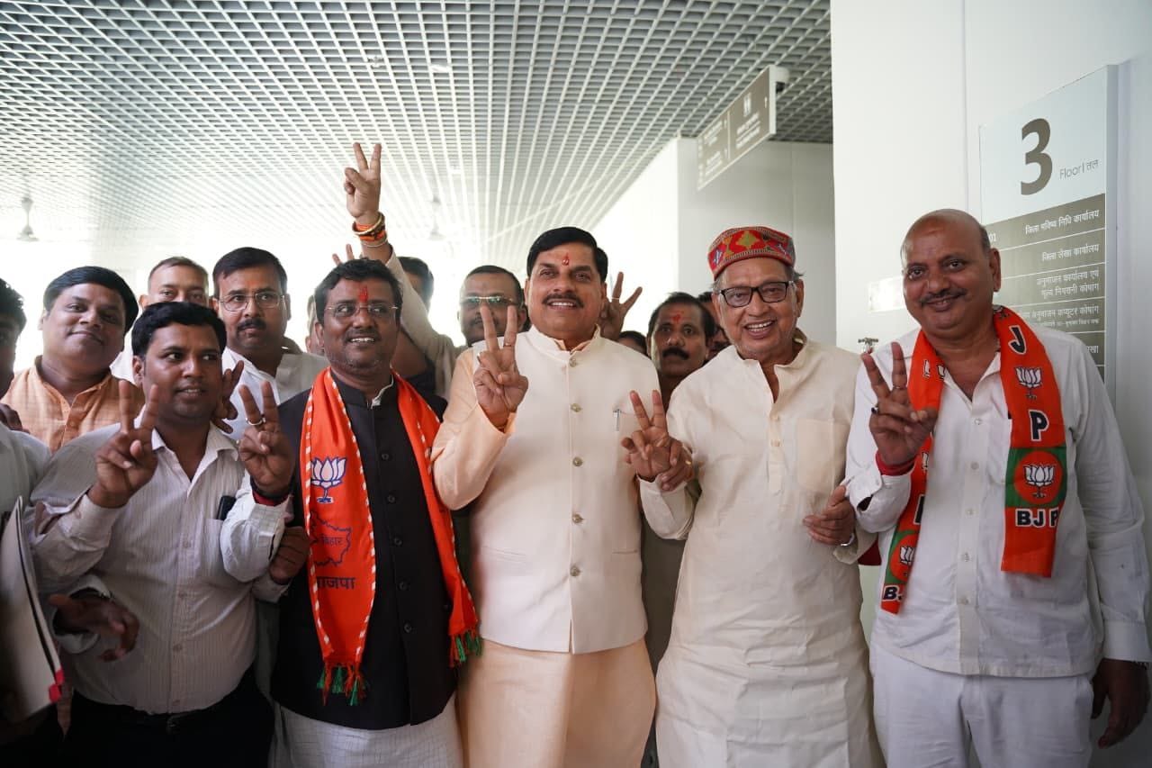 (बिहार पटना)मुख्यमंत्री डॉ मोहन यादव ने कुम्हरार विधानसभा में  पार्टी के प्रत्याशी संजय गुप्ता और बिक्रम विधानसभा में पार्टी के प्रत्याशी सिद्धार्थ सौरभ पक्ष के जनसंपर्क किया