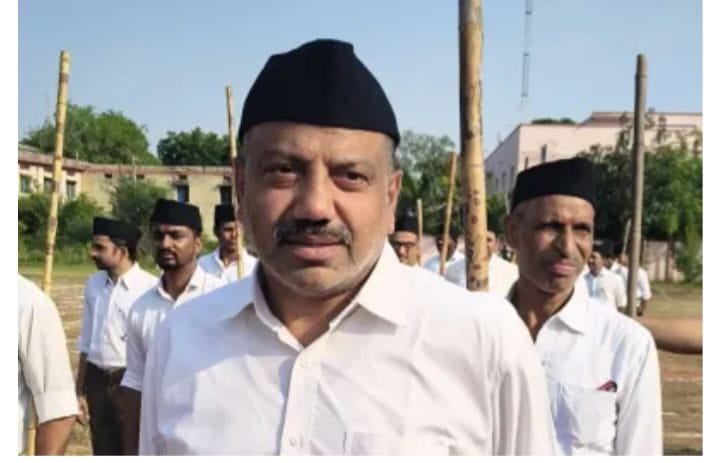 अच्छी खबर, भाजपा नेता मुकेश चतुर्वेदी का दिल्ली के मेदांता अस्पताल में 3 घंटे का ऑपरेशन सफल रहा, पूर्व मंत्री और उनके  बड़े भाई चौधरी राकेश सिंह और खजुराहो सांसद विष्णु दत्त शर्मा इस दौरान मौजूद थे,