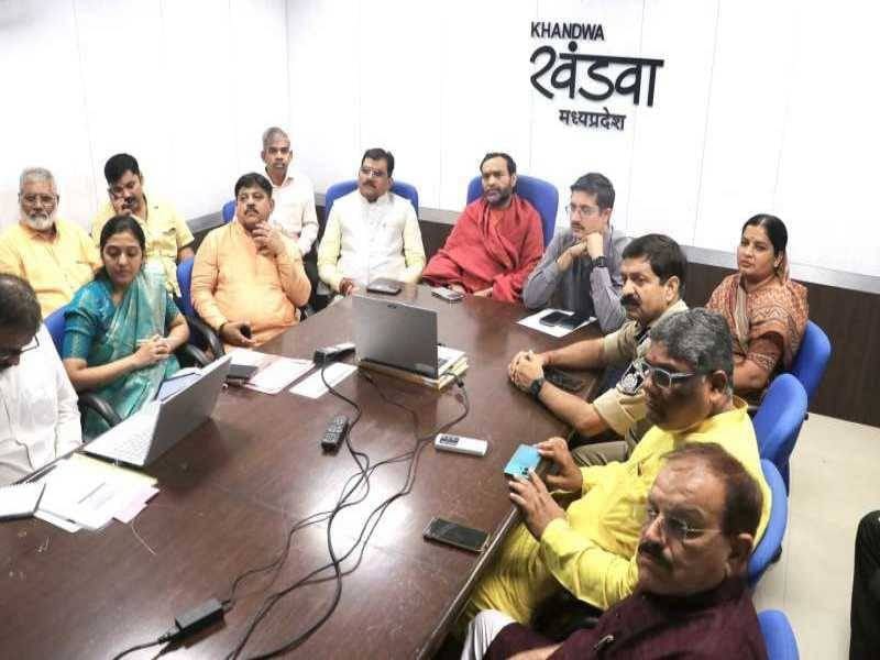 महामंडलेश्वर उत्तम स्वामी की  धर्म यात्रा.. शासन.. प्रशासन से सहयोग समन्वय फिर भी सियासत और सवाल