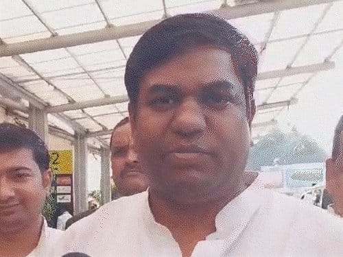 बिहार विधानसभा चुनाव: महागठबंधन में खींचतान, VIP प्रमुख सहनी ने किया बड़ा ऐलान