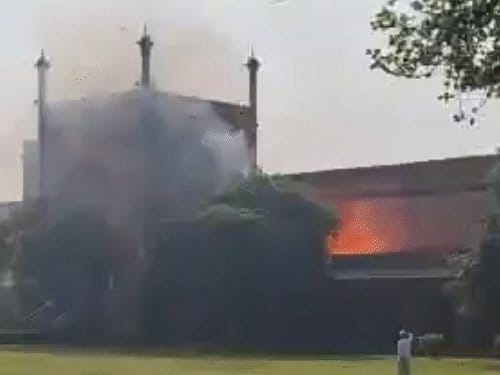 ताजमहल परिसर में आग से हड़कंप, शॉर्ट सर्किट बनी वजह