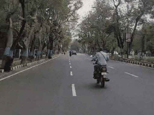 मध्यप्रदेश में ठंड  की दस्तक, पहाड़ों की बर्फबारी का असर