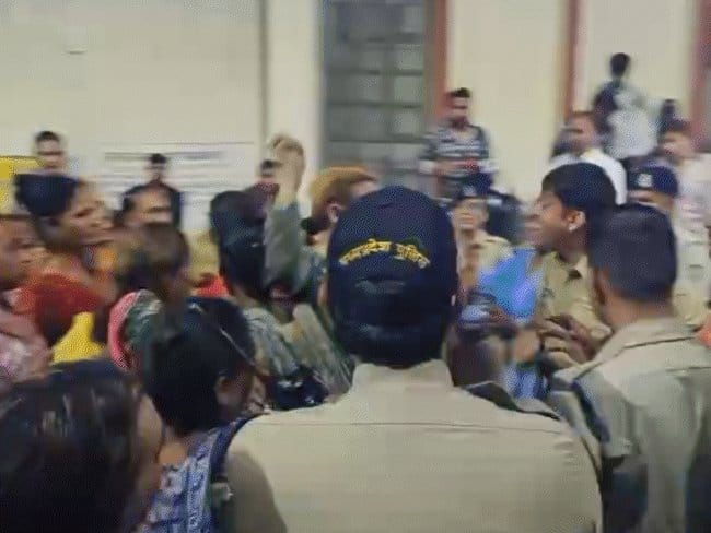 इंदौर में 24 किन्नरों  के जहर कांड में सपना गुरू हिरासत में