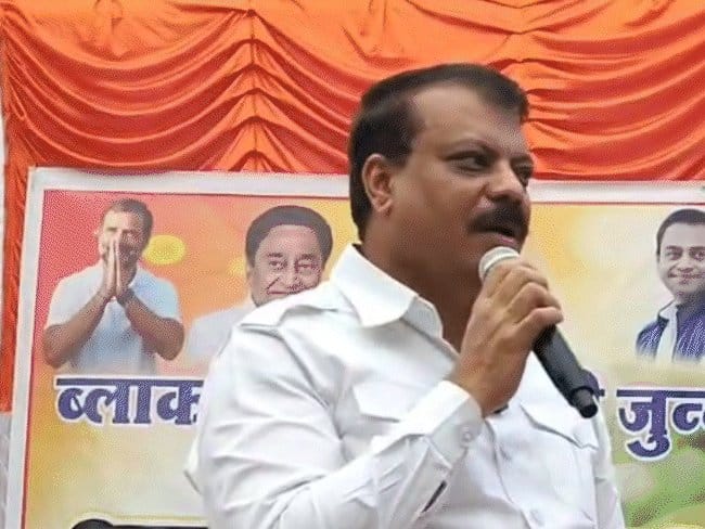 उमंग सिंघार  का सरकार और कलेक्टर पर तीखा हमला