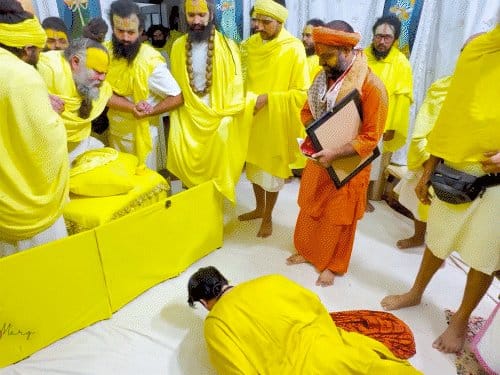 बागेश्वर धाम  में  धीरेंद्र शास्त्री  और प्रेमानंदजी का भावुक मिलन