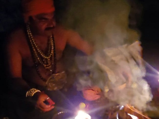 दिवाली पर श्मशान में तंत्र साधना  उज्जैन में तांत्रिकों का जमावड़ा