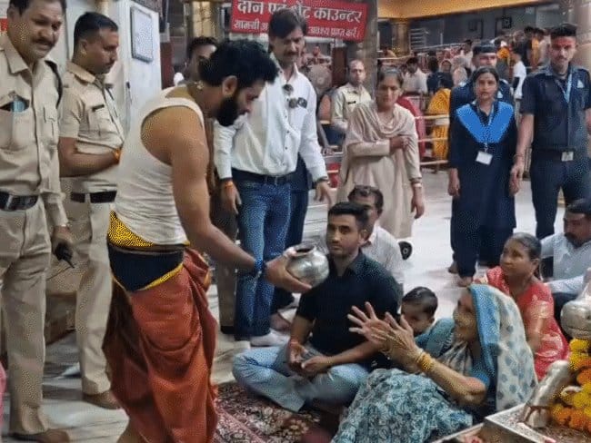 जशोदा बेन  ने महाकालेश्वर मंदिर में किए विशेष दर्शन