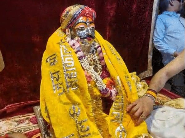 उज्जैन में विजयादशमी पर  महाकाल की सवारी ने खींचा भक्तों का ध्यान
