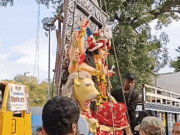 राजधानी के घाटों  पर मां दुर्गा के विसर्जन का भव्य आयोजन