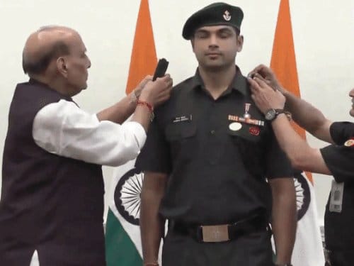 ओलिंपिक गोल्ड मेडलिस्ट नीरज  को लेफ्टिनेंट कर्नल की उपाधि