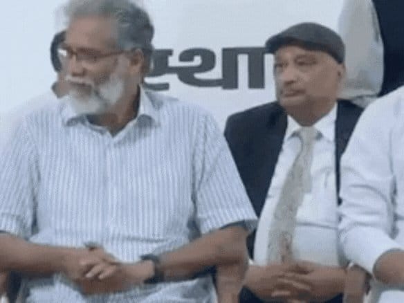 बिहार चुनाव  में तेजस्वी ने जारी किया महागठबंधन का घोषणा-पत्र,  10 लाख नौकरियों  का वादा