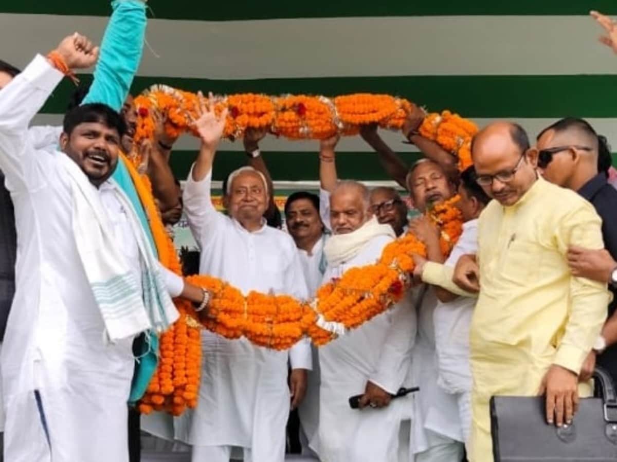 खराब मौसम  के बीच नीतीश ने  रोड शो  से किया चुनाव प्रचार