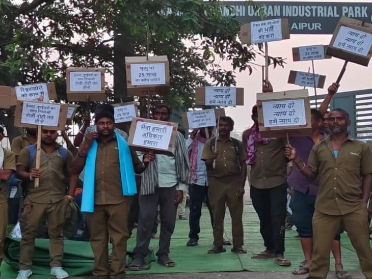 रायपुर में दिवाली  से पहले सफाईकर्मियों की हड़ताल, शहर में गंदगी का अंबार