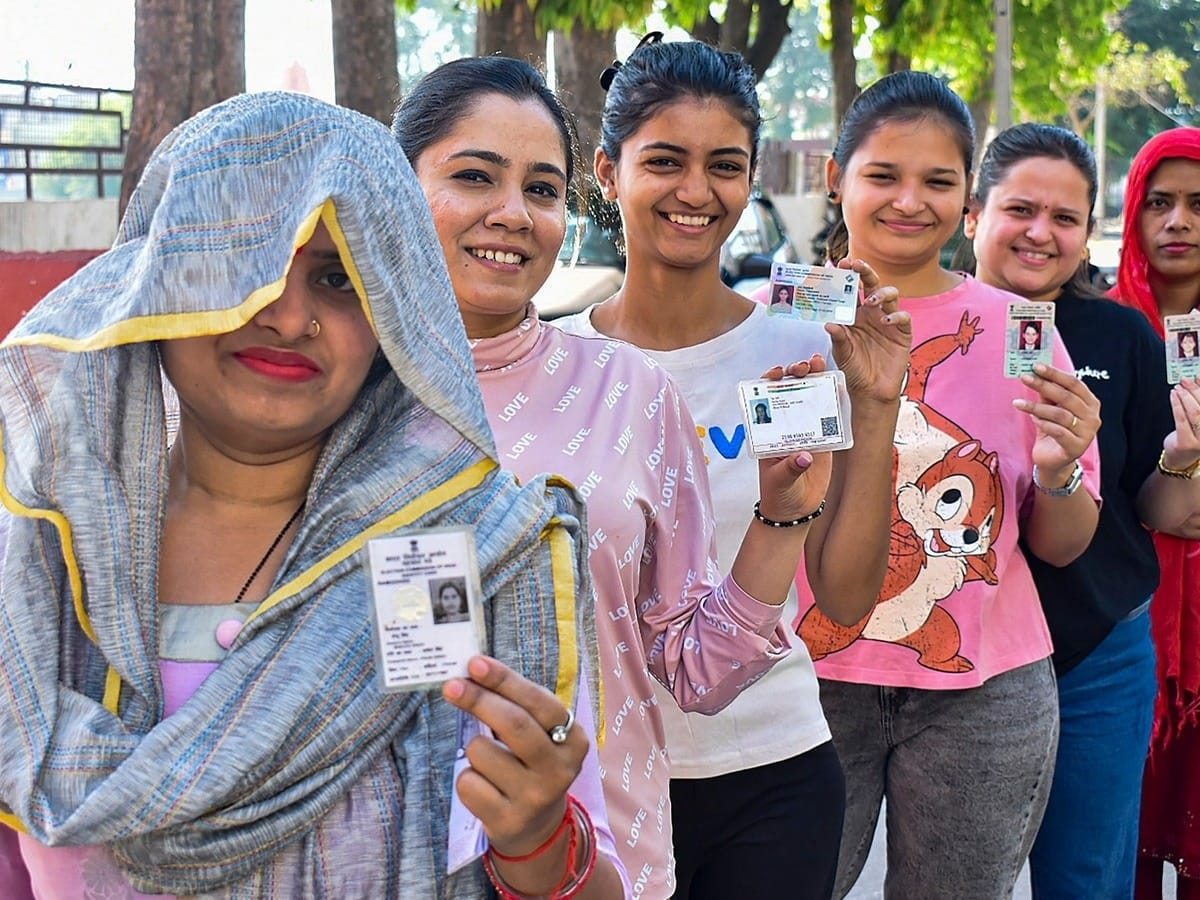 बिहार में महिला वोटरों  की संख्या में गिरावट, 12 जिलों में औसत से कम