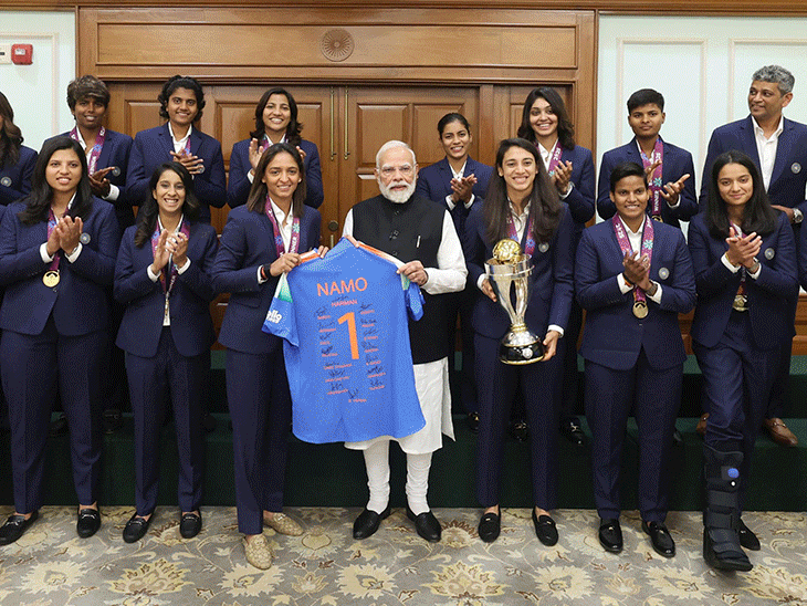 भारतीय महिला टीम  ने मोदी से मुलाकात, जर्सी गिफ्ट की और प्रेरणा ली