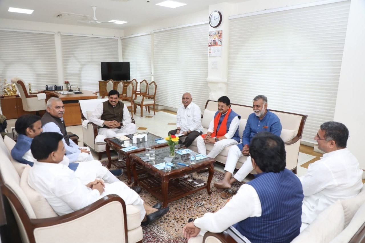 बड़ी खबर:भाजपा समन्वय समिति की बैठक..
मुख्यमंत्री डॉ मोहन यादव की अध्यक्षता में भाजपा कोर कमेटी की बैठक गुरुवार को,
 पिछले दिनों हुई बैठक को छोटी टोली का बैठक का नाम दिया गया था, राष्ट्रीय संगठन महामंत्री बी एल संतोष के दौरे के बाद राष्ट्रीय सह संगठन महाम