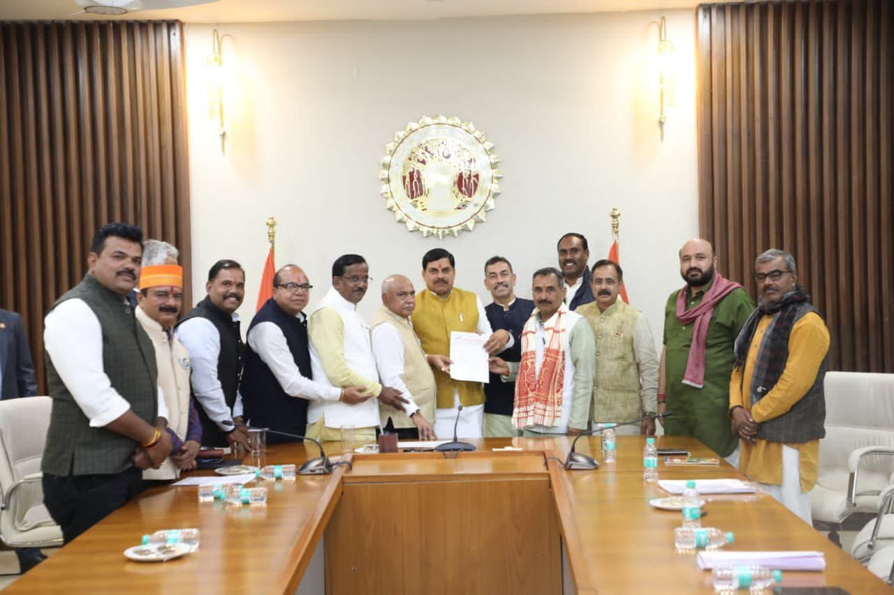 तस्वीर क्यों बदल रही..मध्यप्रदेश सरकार का गोलमोल आदेश स्वीकार नहीं- भारतीय किसान संघ के आंजना ने कहा कि सरकार से बात धारा खत्म करने की थी, जारी आदेश में कहे नियम तो उलझाने की बात है