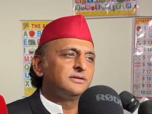 अखिलेश यादव  का डबल इंजन सरकार पर तंज