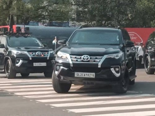 सूरत में मोदी ने बुलेट ट्रेन प्रोजेक्ट का जायजा लिया