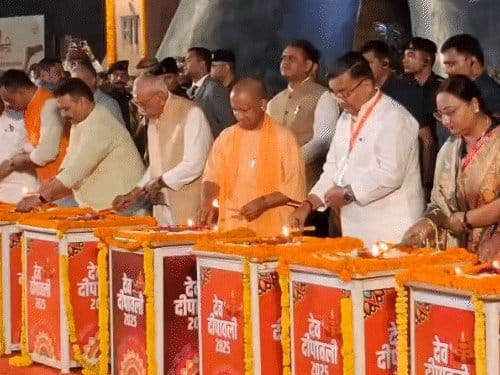 काशी में देव दीपावली  पर 25 लाख दीयों का भव्य आयोजन