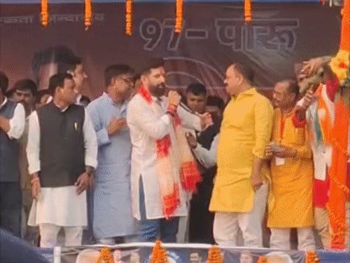 मुजफ्फरपुर की जनसभा  में बेकाबू भीड़, चिराग पासवान ने की  वोट अपील
