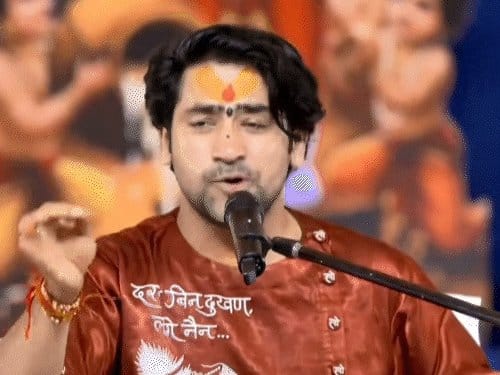 अयोध्या में भगवा ध्वजा  फहराई, पीएम मोदी ने रामलला का किया दर्शन