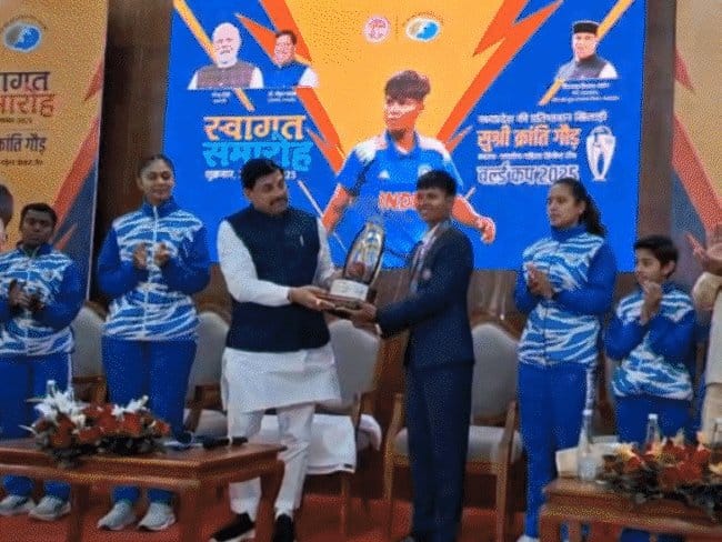 महिला क्रिकेट विश्व कप विजेता  का भव्य स्वागत