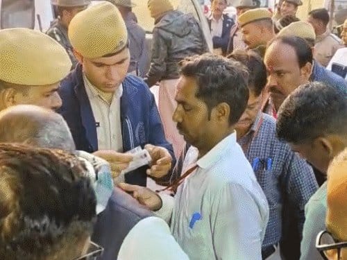 अंता विधानसभा उपचुनाव  में कांग्रेस आगे, भाजपा तीसरे नंबर पर