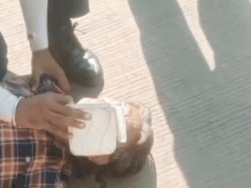 ट्रैफिक कॉन्स्टेबल  ने CPR देकर युवक को बचाया