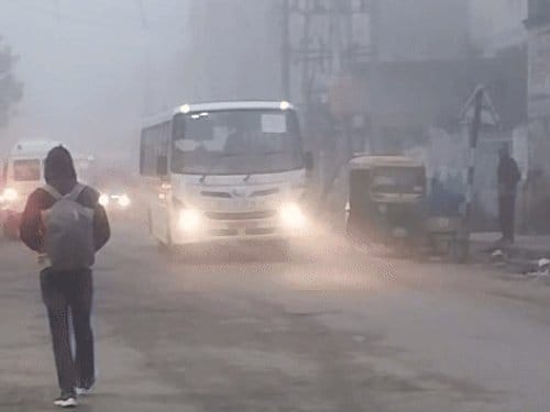 घने कोहरे से रेलवे-हाईवे प्रभावित, दिल्ली–MP ट्रेनें लेट, MP में कड़ाके की ठंड