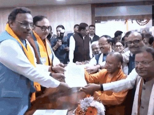 पंकज चौधरी बने यूपी भाजपा के नए अध्यक्ष, योगी बने प्रस्तावक, मां की आंखें नम