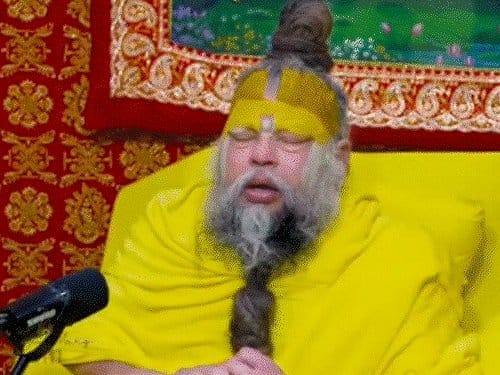 स्मृति मंधाना के मंगेतर पलाश मुच्छल वृंदावन आश्रम पहुंचे, शादी की नई तारीख पर सस्पेंस