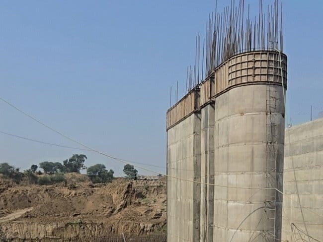 शिप्रा नदी के लिए सिलारखेड़ी–सेवरखेड़ी डेम पर ब्रेक, किसानों का मुआवजा आंदोलन तेज