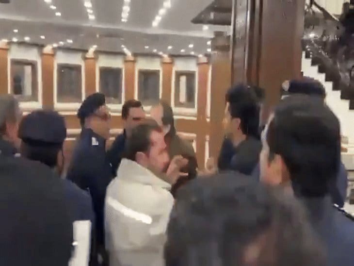 पंजाब विधानसभा में KP के CM सोहेल अफरीदी से धक्का-मुक्की