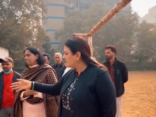 दिल्ली BJP पार्षद का अफ्रीकी कोच को हिंदी सीखने का अल्टीमेटम, वीडियो वायरल