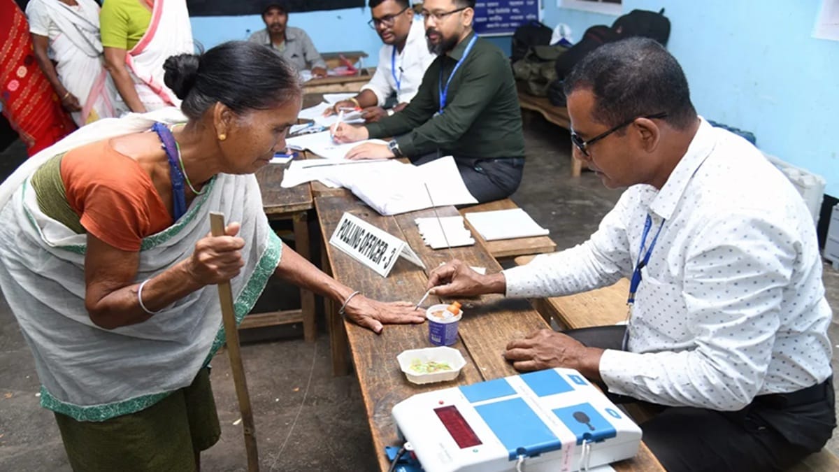 महाराष्ट्र नगर परिषद-नगर पंचायत चुनाव संपन्न, आज मतगणना से साफ होगी राजनीतिक तस्वीर